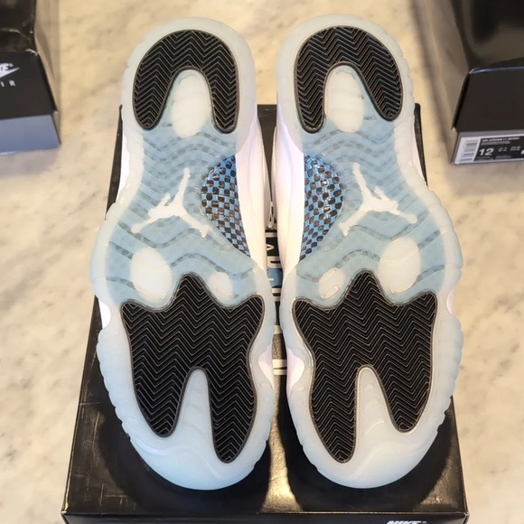 Air Jordan 11 Retro 11 Lows - Picture 5 of 6